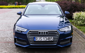 sedan Audi  A4 Limousine  2018 Modrý