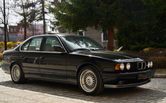 sedan BMW  M5 1991 Černý